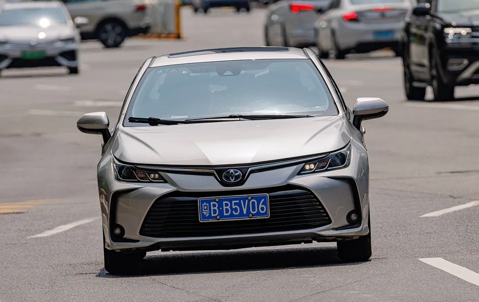 Toyota Corolla XEi 2.0 Flex Aut. 2023/2024 — foto 3